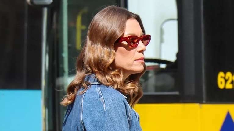 Η Βίκυ Καγιά με soap nails, την πιο chic τάση νυχιών της άνοιξης