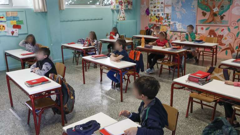 ΣΥΡΙΖΑ: Το σχέδιο για το άνοιγμα των σχολείων πήγε διακοπές