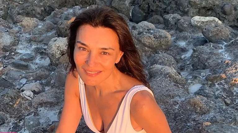 7 Ελληνίδες άνω των 50 που μεγαλώνουν όμορφα &quot;αγκαλιάζοντας&quot; τα φυσικά μαλλιά τους