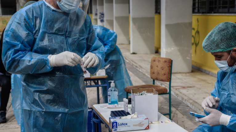 Κορονοϊός: Κλιμάκιο του ΕΟΔΥ στη Χαλκιδική - Μαζικά τεστ στον δήμο Αριστοτέλη