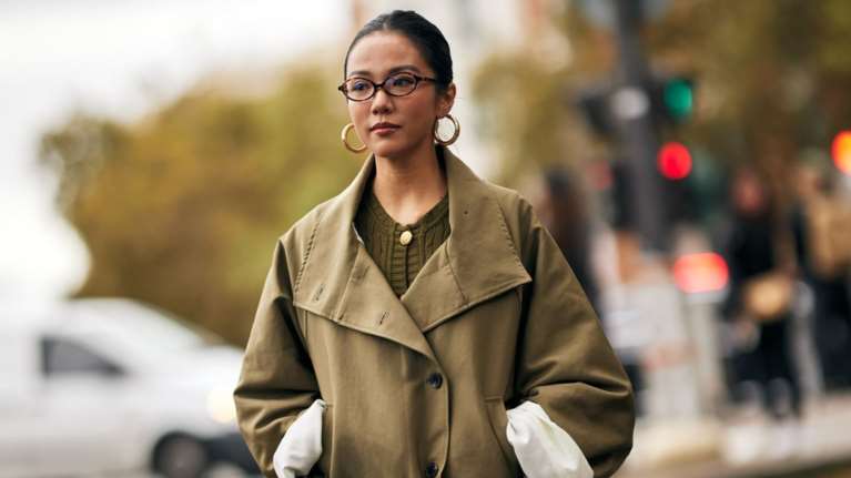 Olive green: Πώς θα φορέσεις την πιο σοφιστικέ απόχρωση της σεζόν