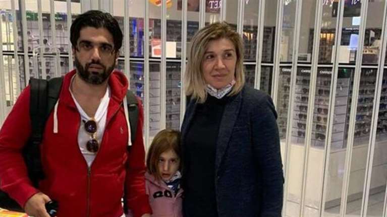 Συγκίνηση για την 7χρονη Αναστασία: Ξεκίνησε το ταξίδι της ελπίδας από την Καλαμάτα στο Χιούστον