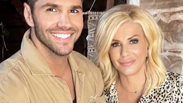 Γιώργος Τσαλίκης - Δώρα Δημητροπούλου: Ανοίγουν το σπίτι τους - Πολύχρωμοι φωτισμοί, ηχεία και γιγαντοοθόνες