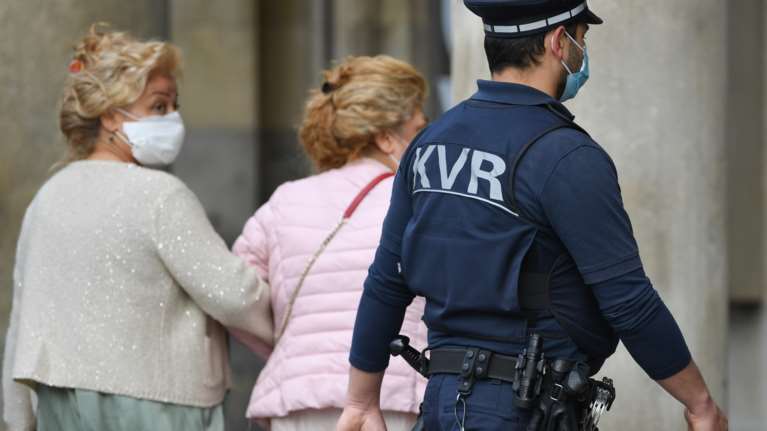 Κορονοϊός - Γερμανία: Ακόμα 30 θάνατοι και 394 νέα επιβεβαιωμένα κρούσματα