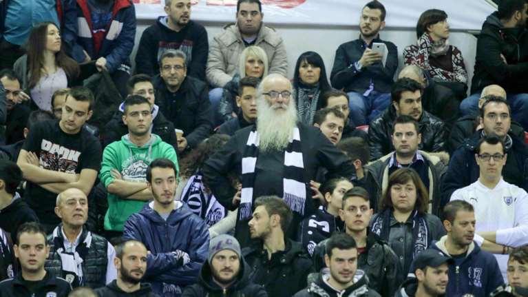 Αποκαλύψεις από τον "Παπά ΠΑΟΚ": Μου εξομολογούνται φανατικοί, τους ρωτάω "απέναντι είναι ο φίλος σου, πώς σφάζεστε;"