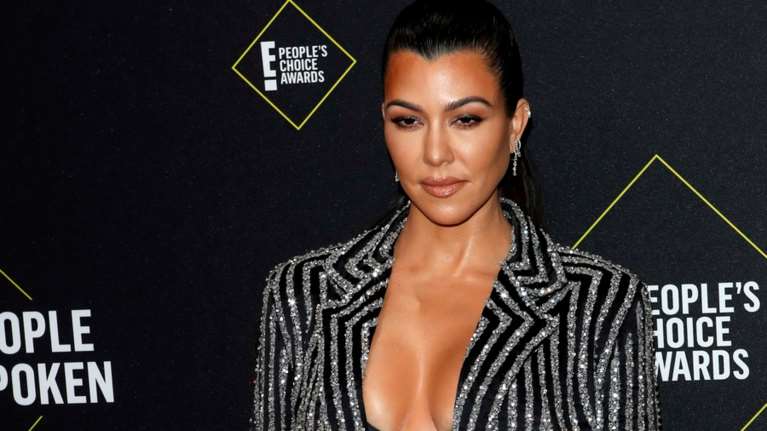 Η Kourtney Kardashian απαντά στις φήμες περί 4ης εγκυμοσύνης