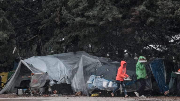 Ένταση τη νύχτα σε δομή προσφύγων στο Λαύριο - Επενέβη η αστυνομία
