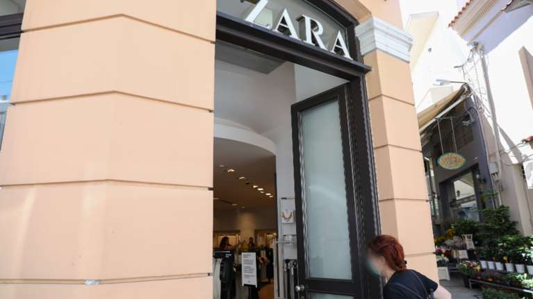 Ανοίγουν και τα Zara: Γιατί άλλαξε στάση η εταιρεία στις &quot;κόκκινες&quot; περιοχές