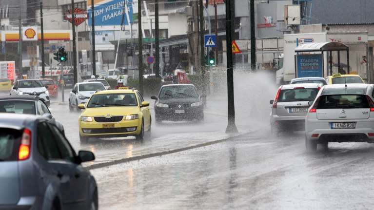 Η κακοκαιρία Daniel έφθασε και στην Αθήνα- Βρέχει στα βόρεια προάστια