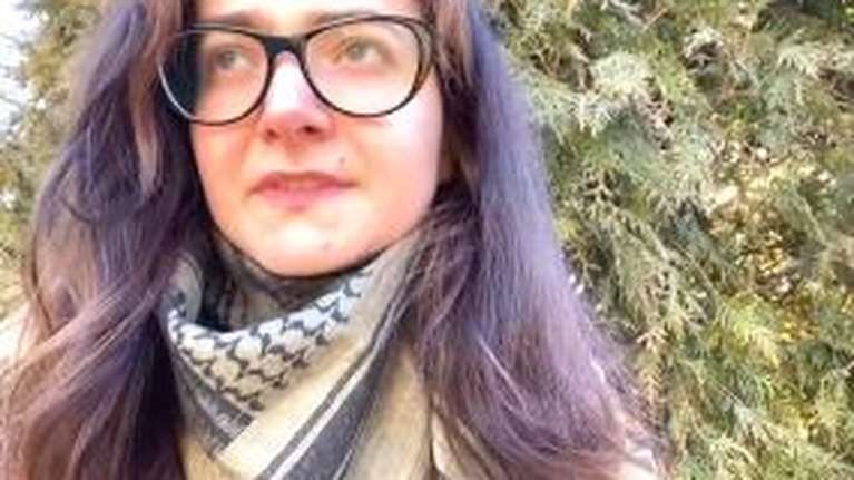 Κίεβο: Συγκλονίζει η περιγραφή νεαρής τραυματιοφορέα - "Δεν έχεις πού να κρυφτείς" [Βίντεο]