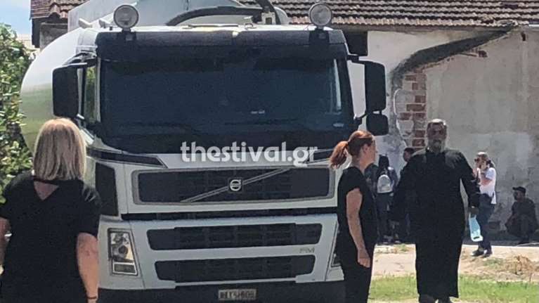 Τραγωδία στα Νέα Μάλγαρα: Πώς οι παππούδες &quot;έχασαν&quot; το 18μηνο αγοράκι που έπεσε σε βόθρο και βρήκε τραγικό θάνατο