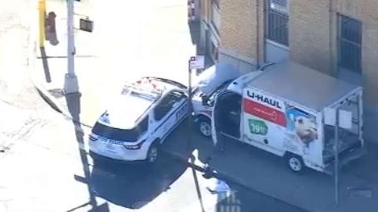 Φορτηγάκι παρέσυρε ποδηλάτες και πεζούς στο Μπρούκλιν - Τραυματίστηκαν οκτώ άνθρωποι