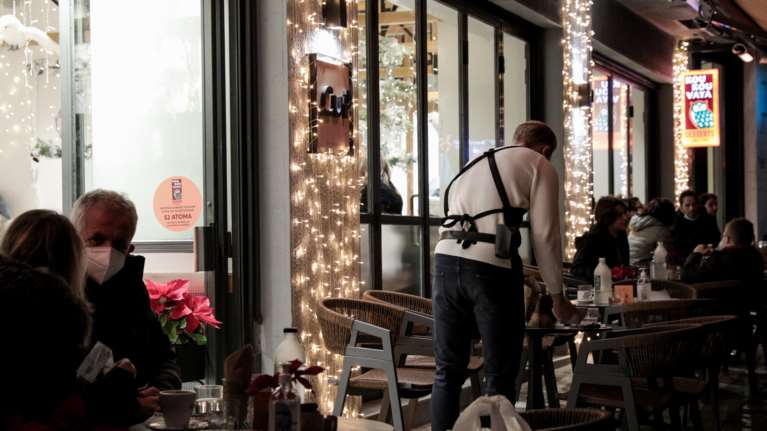 Οριστικό: Παράταση των μέτρων για μια εβδομάδα προτείνουν οι ειδικοί - Αυτή είναι η εισήγησή τους