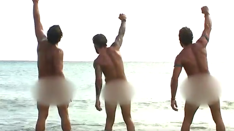 Survivor: Οι μπλε τα... πέταξαν όλα και έκαναν γυμνοί μπάνιο [Βίντεο]