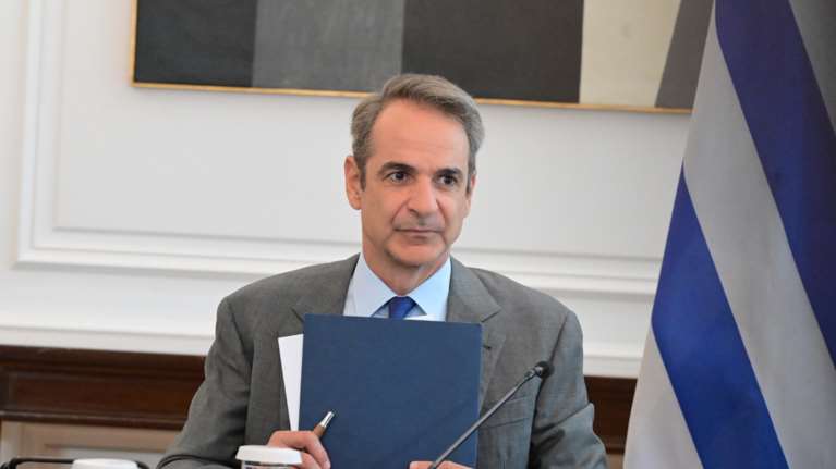 Bloomberg: Ο Μητσοτάκης προχωρά σε φοροελαφρύνσεις για τη μεσαία τάξη - Παράθυρο για νέα μέτρα και τον Απρίλιο