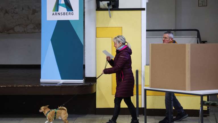 Γερμανία: Το συνταξιοδοτικό απειλεί τη σταθερότητα της κυβέρνησης - &quot;Αντάρτικο&quot; εναντίον του καγκελάριου Μερτς