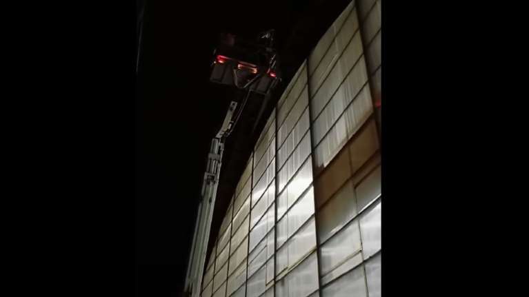 Κέρκυρα: Αποκολλήθηκε plexiglass από το κολυμβητήριο - Κλειστό για λόγους ασφαλείας