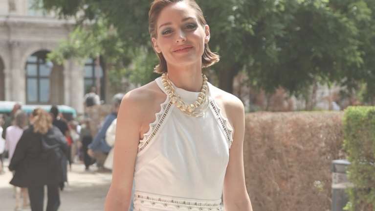 Πώς θα δημιουργήσεις τα πιο κομψά βραδινά looks στο νησί