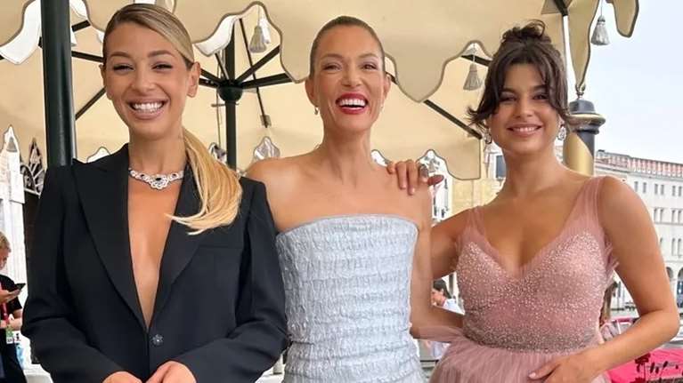 Φεστιβάλ Βενετίας: Βίκυ Καγιά, Δανάη Παππά και Ελίνα Καλιτζάκη εντυπωσίασαν στο κόκκινο χαλί