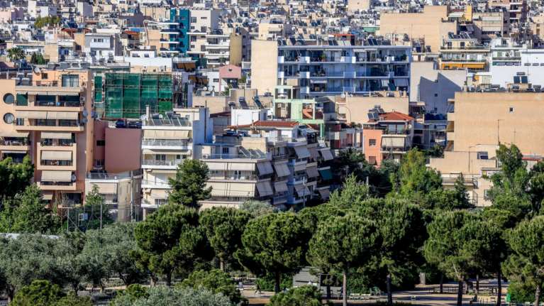 Στεγαστική κρίση: Τα προγράμματα "Σπίτι μου" και η έλλειψη νέων κατασκευών διατηρεί ψηλά τις τιμές των ακινήτων