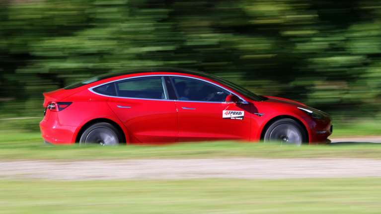 Tesla - Kέρδη στο δεύτερο τρίμηνο, στο Τέξας το νέο της εργοστάσιο