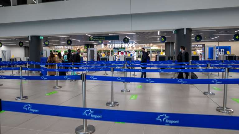 Θεσσαλονίκη: Εκτακτη προσγείωση αεροσκάφους από Αγγλία με μεθυσμένους επιβάτες - Δύο συλλήψεις