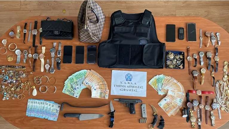 Ξαναλήστευαν το ίδιο σπίτι αν έβρισκαν Lοuis Vuitton, Chanel και Rolex - Θύμα και μπασκετμπολίστας της ΑΕΚ στο Χαλάνδρι