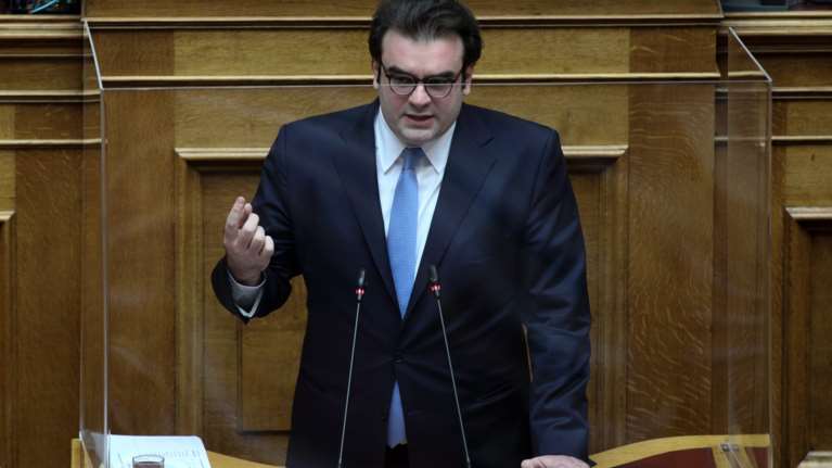 Πιερρακάκης: Τα σύμβολα του Εμφυλίου και της δικτατορίας έχουν μικρή συνάφεια με τα δεδομένα της σημερινής εποχής