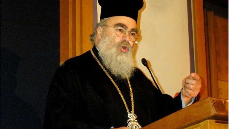 Ο Μητροπολίτης Δωδώνης μάλωσε δημοσίως παιδάκι του δημοτικού που ξέσπασε σε κλάματα- Τώρα ζητάει συγνώμη