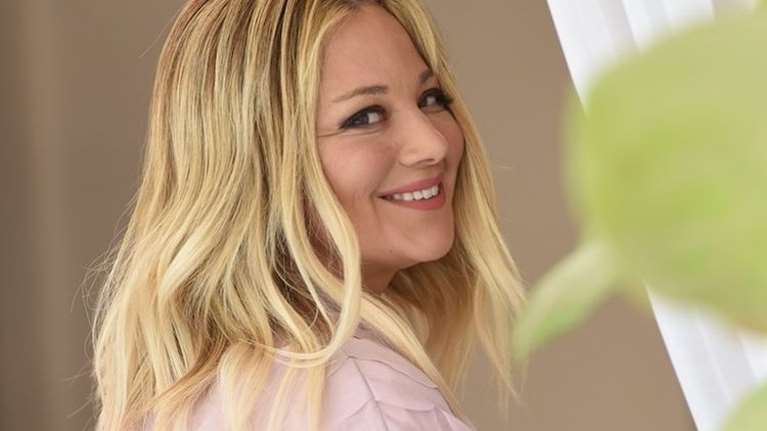 Shoe lover alert: Το καμαρίνι της Νάνσυς Ζαμπέτογλου είναι γεμάτο με ψηλοτάκουνα παπούτσια