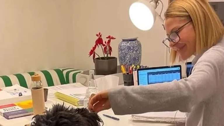 Τζένη Μπαλατσινού: Μας έδειξε μία αγαπημένη γωνιά της στο σπίτι της στο κέντρο της Αθήνας