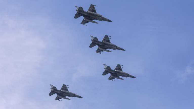 Τουρκικά αεροσκάφη έπληξαν θέσεις Κούρδων στο βόρειο Ιράκ και τη βόρεια Συρία