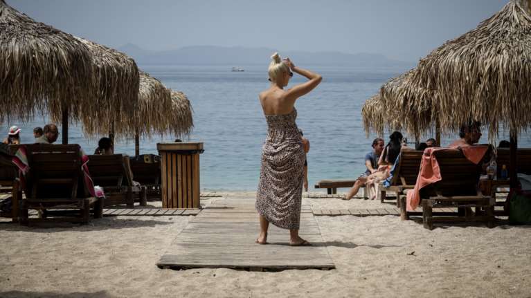 Μίνι καύσωνας το Σαββατοκύριακο: Ανεβαίνει η θερμοκρασία- Εως και 38 βαθμοί
