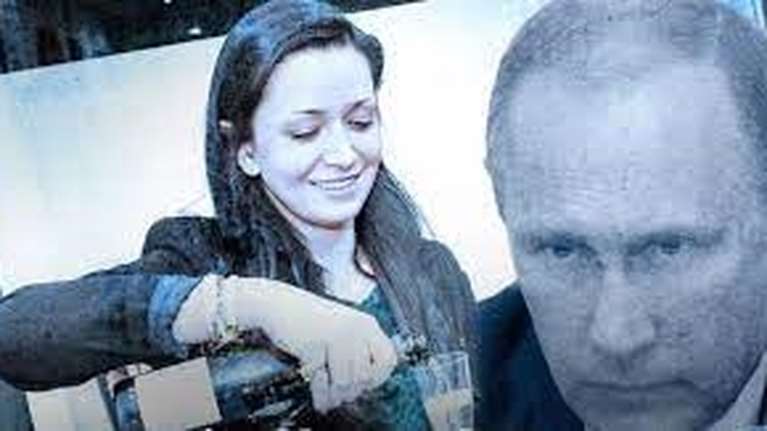 La Repubblica: Ρωσίδα κατάσκοπος ήταν 10 χρόνια στη βάση του ΝΑΤΟ στη Νάπολη - &quot;Κατέκτησε πολλές καρδιές&quot;