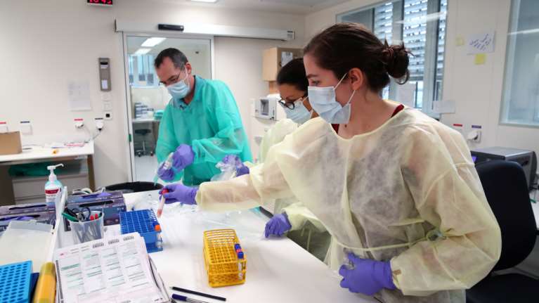 &quot;Οπλο&quot; ενάντια στον κορονοϊό: Το ελπιδοφόρο φάρμακο που κέντρισε την προσοχή του Σωτήρη Τσιόδρα