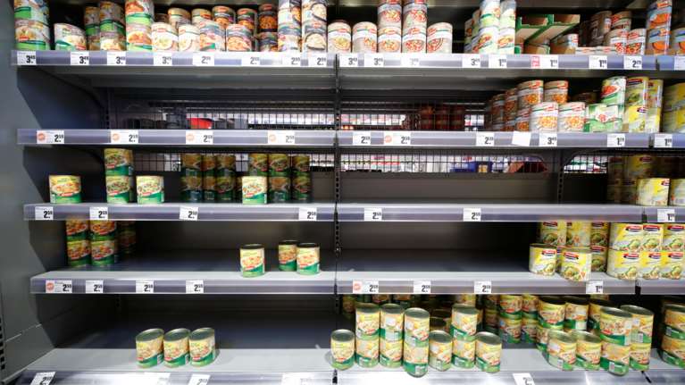 Κορονοϊός: Τι να έχετε αγοράσει πριν το ενδεχόμενο να βρεθείτε σε καραντίνα στο σπίτι