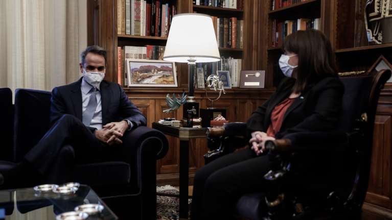 Συνάντηση του πρωθυπουργού Κ. Μητσοτάκη με την ΠτΔ Κατερίνα Σακελλαροπουλου στις 11:00