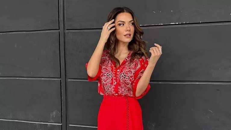 Βάσω Λασκαράκη: Το αντηλιακό προσώπου με χρώμα στο οποίο ορκίζεται το καλοκαίρι