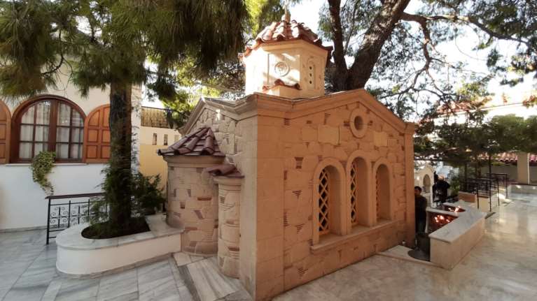 Κλείνει το μοναστήρι του Αγίου Νεκτάριου στην Αίγινα: 16 από τις 25 μοναχές θετικές στον κορονοϊό