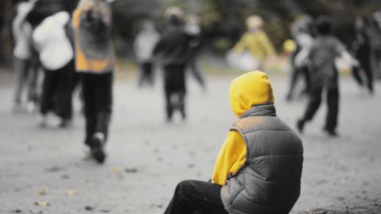 Τρομακτικό &quot;παιχνίδι&quot; παιδιών στον Βόλο: Πετάγονται μπροστά σε αυτοκίνητα για να &quot;τεστάρουν&quot; αντοχές