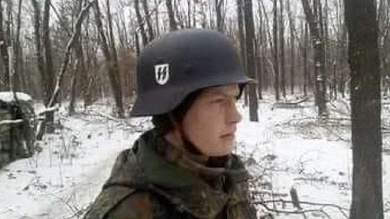 Fake news οι φωτογραφίες του Προτάσεβιτς με κράνος ναζί- Τα ellinika hoaxes &quot;διορθώνουν&quot; Μπογιόπουλο και Αυγή