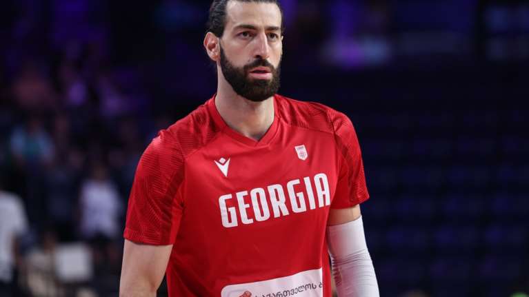 Απίστευτο ξέσπασμα του Σενγκέλια κατά των διαιτητών στον αγώνα με την Ιταλία