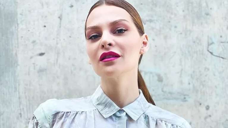 Η Υβόννη Μπόσνιακ έχει βαλθεί να μας τρελάνει: Κάνει πιλάτες και αμέσως μετά μας φτιάχνει σπιτική pizza