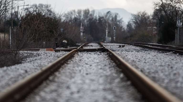 Ηellenic Train: Προσωρινή διακοπή της κυκλοφορίας στο τμήμα Σίνδος - Άδενδρο λόγω πυρκαγιάς