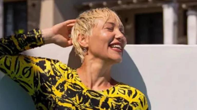 Πηνελόπη Αναστασοπούλου: Η topless φωτογραφία που αναστάτωσε το Instagram