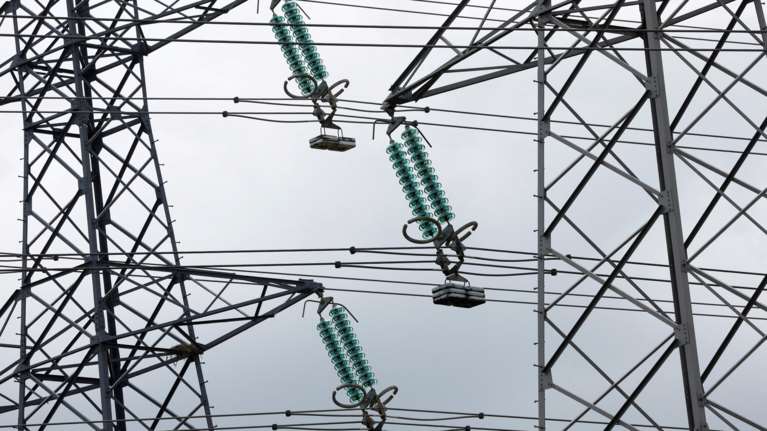 Λουκέτο σε επιχειρήσεις που κλέβουν ρεύμα- Τα κόλπα με τον μετρητή που κάνουν οι ηλεκτρολόγοι