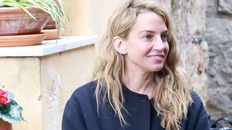 Ανανεωμένη η Χρυσή Βαρδινογιάννη: Με ολοκαίνουριο hair look στο pre wedding party με τον Νικόλαο Ντε Γκρες