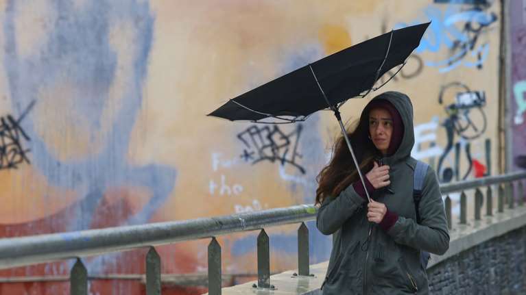 Αγριεύει ο καιρός: Πυκνές συννεφιές το Σάββατο - Ερχονται ισχυρές βροχές και δυνατοί άνεμοι - Πότε αλλάζει το σκηνικό