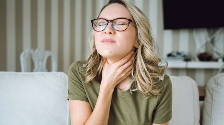 Πόνος στο λαιμό: Μήπως είναι στρεπτόκοκκος;