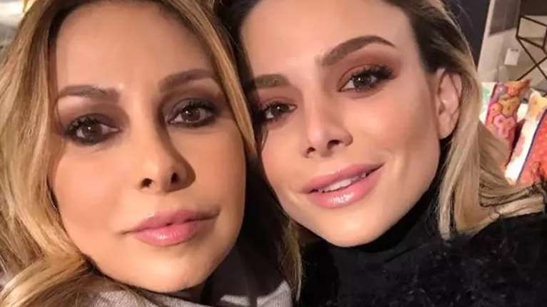 Ζόζεφιν: Η (πανέμορφη) μητέρα της την κακομαθαίνει